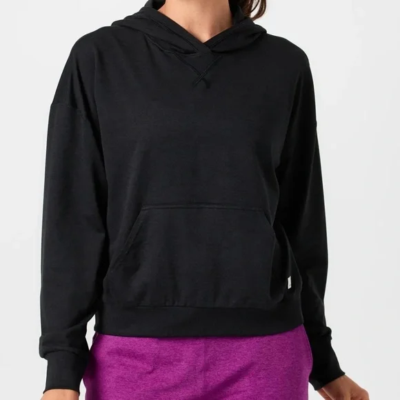 Unworn Vuori Women's Sweatshirt Halo Modern Pullover Hoodie in Black - Picture 3 of 11